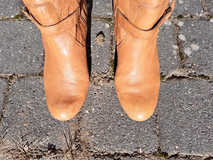leren laarzen hoog model merk Sacha maat 38, Kleding | Dames, Schoenen, Zo goed als nieuw, Hoge laarzen, Overige kleuren, Ophalen of Verzenden
