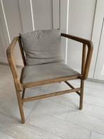 Houten stoel met armleuningen en zacht kussen, Hout, Bruin, Ophalen of Verzenden, Zo goed als nieuw