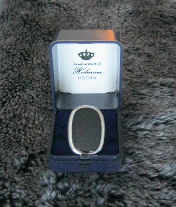Prachtige zilveren ring met echte diepzwarte Onyx edelsteen., Sieraden, Tassen en Uiterlijk, Ringen, Zo goed als nieuw, Dame of Heer