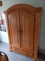 Gratis Prachtige houten kast met veel ruimte, Antiek en Kunst, Ophalen of Verzenden