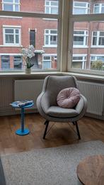 Fauteuil licht grijs gemêleerd met zwarte bies en poten, Ophalen, Zo goed als nieuw, Stof