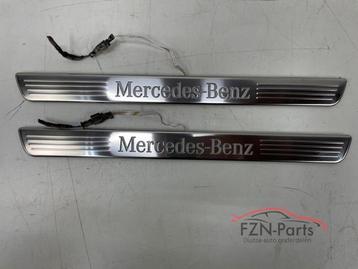 Mercedes Benz Cla A118 instaplijsten Verlicht Links / Rechts beschikbaar voor biedingen