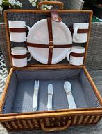 Mooie picknickmand twee praktische handvatten, Ophalen of Verzenden, Zo goed als nieuw