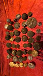 Oude Knopen Bodemvondsten - Tegen Elk Aannemelijk Bod, Ophalen of Verzenden, Gebruikt, Overige onderwerpen, Button