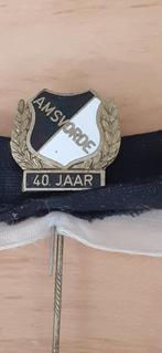 Speld Amsvorde 40 jaar. Amersfoort. Geëmailleerd met lintje., Ophalen of Verzenden, Zo goed als nieuw, Sport, Speldje of Pin