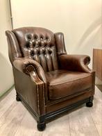 Klassieke bruin lederen chesterfield fauteuil Mobel Art, Huis en Inrichting, Fauteuils, Vintage klassiek Engels, Gebruikt, Leer
