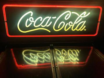 Coca cola lichtreclame beschikbaar voor biedingen