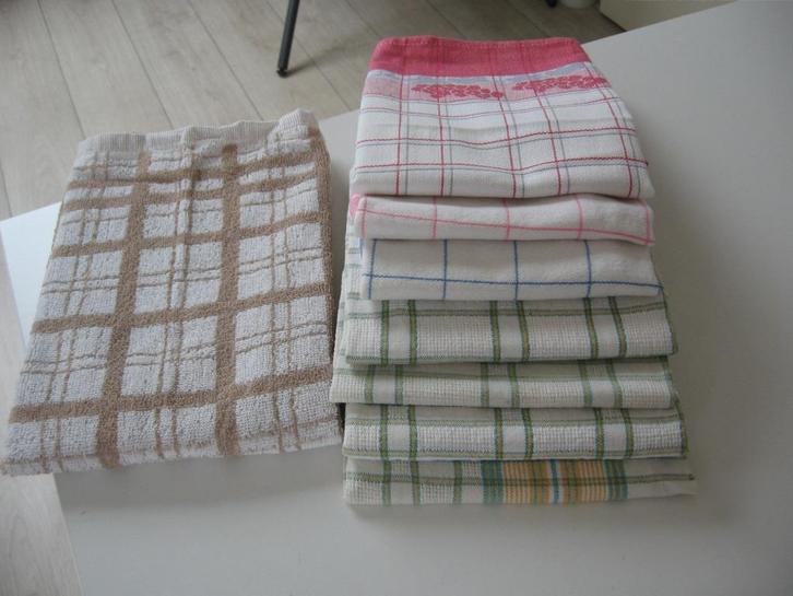 7 nieuwe theedoeken + 1 keukendoek samen €15.- zie foto, Huis en Inrichting, Keuken | Textiel, Nieuw, Theedoek of Handdoek, Overige kleuren