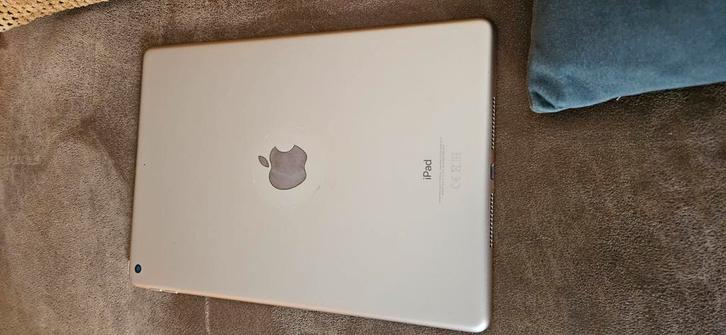 Apple iPad 7th generation rose/gold, Computers en Software, Apple iPads, Gebruikt, Overige modellen, 10 inch, 32 GB, Goud, Ophalen of Verzenden