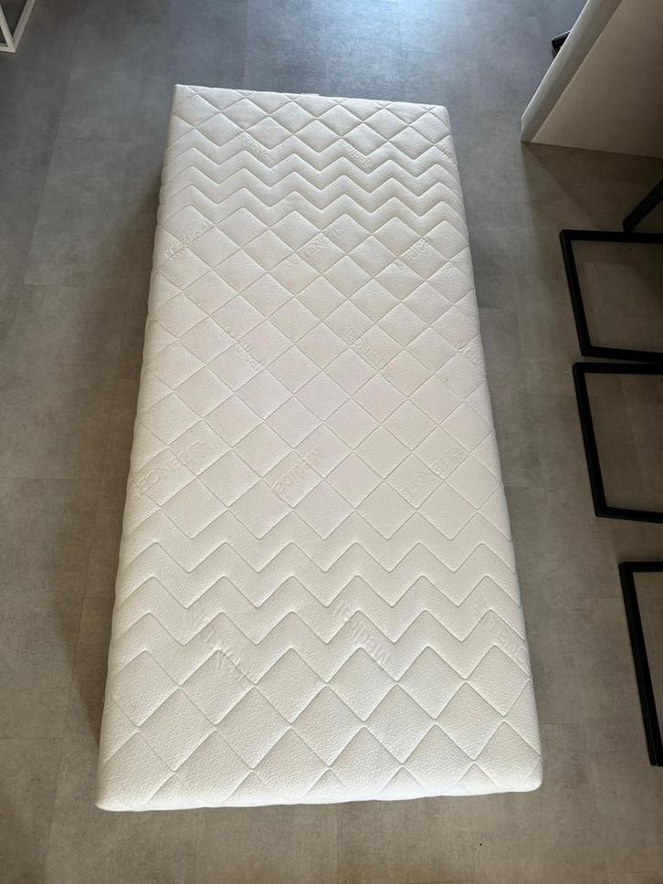 SHOWMODEL MATRASSEN! 90x200 €100 PER STUK !! -90%, Huis en Inrichting, Slaapkamer | Matrassen en Bedbodems, Zo goed als nieuw