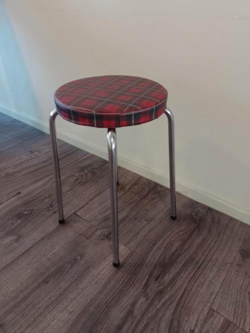 Retro Vintage Krukje Rood Geruit, Huis en Inrichting, Krukjes, Gebruikt, Staal, Ophalen