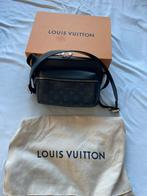 Louis Vuitton Outdoor Messenger, Sieraden, Tassen en Uiterlijk, Tassen | Schoudertassen, Ophalen of Verzenden, Gebruikt, Zwart