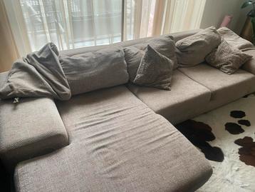 Comfortabele Hoekbank beschikbaar voor biedingen