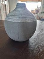 betonlook vaas, Huis en Inrichting, Woonaccessoires | Vazen, Ophalen, Gebruikt, Overige kleuren, Minder dan 50 cm