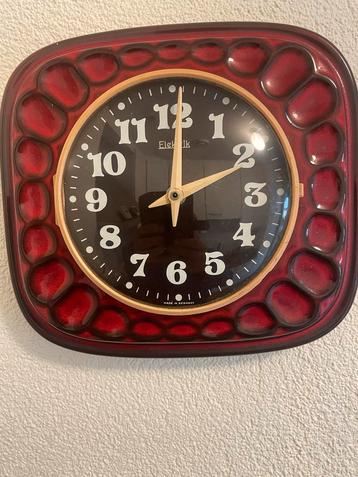 Vintage wandklok keramiek beschikbaar voor biedingen