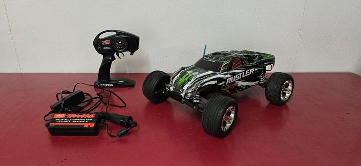 Deze complete Traxxas Rustler is ready to race!!, Hobby en Vrije tijd, Modelbouw | Radiografisch | Auto's, Zo goed als nieuw, Auto offroad