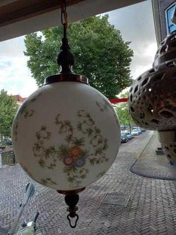 Vintage hanglamp melkglas met bloemen/messing  beschikbaar voor biedingen