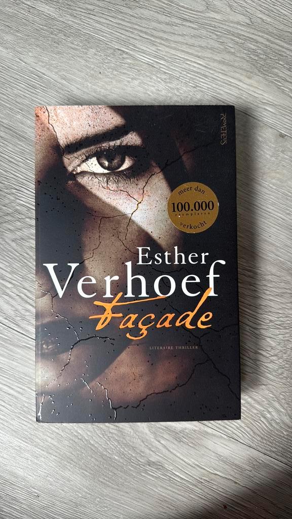 Esther Verhoef - Façade, Boeken, Thrillers, Zo goed als nieuw, Ophalen of Verzenden