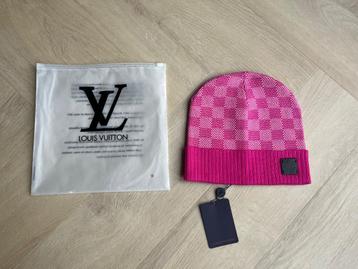 Roze muts volwassene beschikbaar voor biedingen