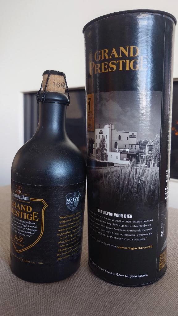 Verzamelitem: Grand Prestige kruik 2016 in uniek bewaarblik, Verzamelen, Biermerken, Nieuw, Flesje(s), Hertog Jan, Ophalen of Verzenden