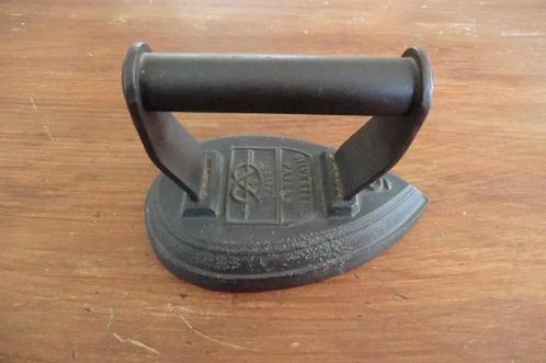 antiek gietijzeren strijkijzer - silvester's patent, Antiek en Kunst, Antiek | Gereedschap en Instrumenten, Ophalen of Verzenden