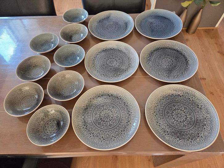Blauw/Grijs Aardewerk servies van  Albert heijn, Huis en Inrichting, Keuken | Servies, Zo goed als nieuw, Compleet servies, Overige stijlen