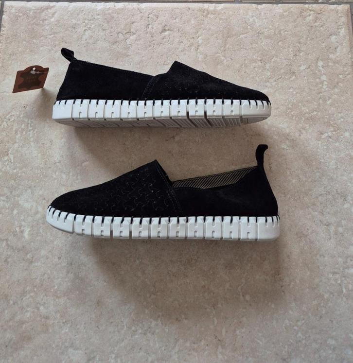 Zwarte instappers mt 38, Kleding | Dames, Schoenen, Zo goed als nieuw, Instappers, Zwart, Ophalen of Verzenden