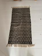 Vloerkleed donkergrijs / zwart franjes, Huis en Inrichting, Ophalen, Zo goed als nieuw