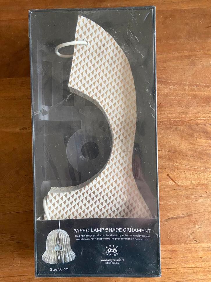 Paper lamp shade ornament, Huis en Inrichting, Lampen | Hanglampen, Nieuw, Ophalen of Verzenden