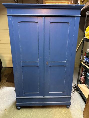 Vintage houten kast – stijlvol blauw – veel opbergruimte! beschikbaar voor biedingen