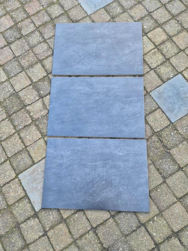 Te koop zwarte vloertegels voor binnen (51 stuks), Doe-het-zelf en Verbouw, Vloerdelen en Plavuizen, Nieuw, Plavuizen, Steen of Klei