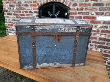 Antieke schatkist reiskist vintage retro landelijk beschikbaar voor biedingen