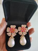 Prachtige bloemen oorbellen met zirkoon en parel hangers, Met kristal, Hangers, Nieuw, Ophalen of Verzenden