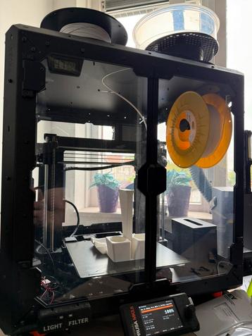 Prusa MK3.5 met originele enclosure en filtratie beschikbaar voor biedingen