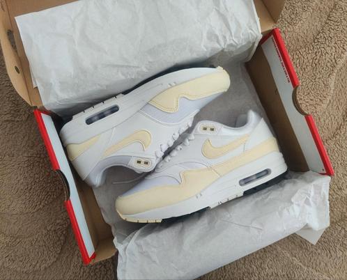 Nike Air Max 1 Alabaster maat 38, Kleding | Dames, Schoenen, Nieuw, Sneakers of Gympen, Ophalen of Verzenden