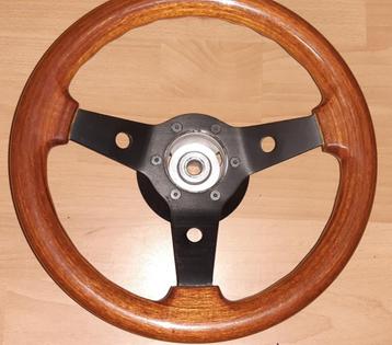 Klassieke universele sportstuur van hout 32cm diameter beschikbaar voor biedingen