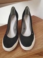 Zwarte sleehak van Tommy Hilfiger - 39, Kleding | Dames, Schoenen, Zwart, Ophalen of Verzenden, Zo goed als nieuw, Schoenen met hoge hakken