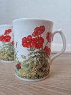 Vintage Royal Grafton Mokken - Poppies & Butterfly, Huis en Inrichting, Keuken | Servies, Gebruikt, Ophalen of Verzenden, Overige stijlen
