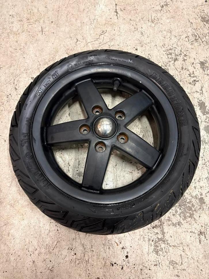 Vespa s/lx voorvelg goeie band, Fietsen en Brommers, Brommeronderdelen | Algemeen, Ophalen of Verzenden