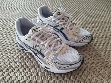 Asics Gel Kayano 14 white midnight 39,5 (vals als 38 - 38,5) beschikbaar voor biedingen