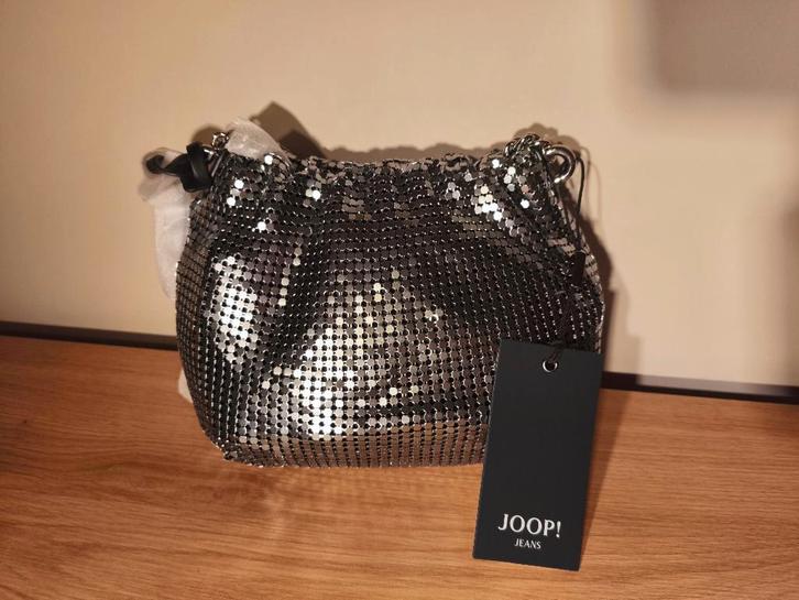 Joop! Jeans Serata Luce Swea schoudertas nieuw, Sieraden, Tassen en Uiterlijk, Tassen | Schoudertassen, Nieuw, Zilver, Ophalen of Verzenden