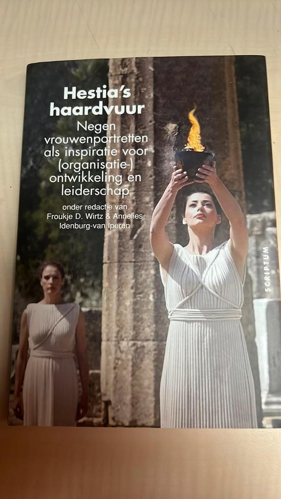 Hestia's haardvuur, Boeken, Wetenschap, Zo goed als nieuw, Sociale wetenschap, Ophalen of Verzenden