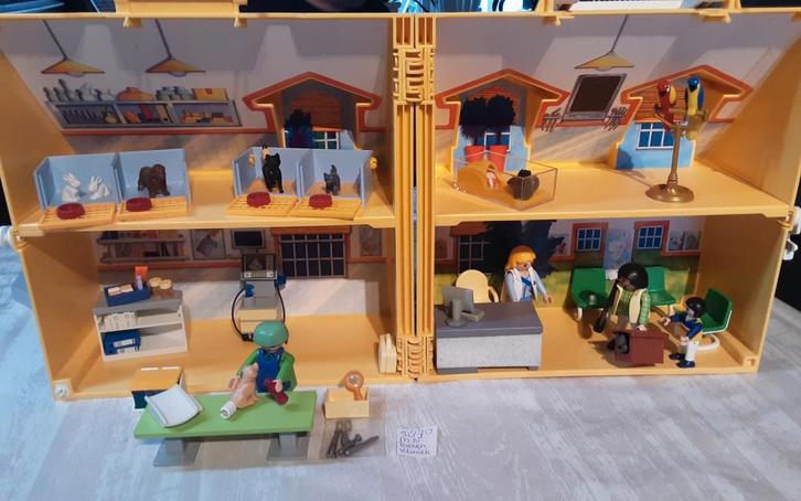 5870 dieren kliniek meeneem koffer, Kinderen en Baby's, Speelgoed | Playmobil, Zo goed als nieuw, Complete set, Ophalen of Verzenden