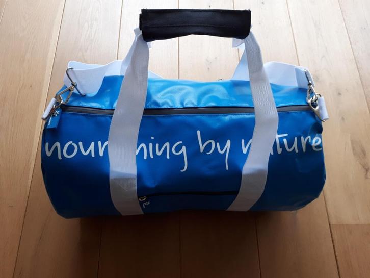 Te koop aangeboden: verschillende sport- / weekendtassen, Sieraden, Tassen en Uiterlijk, Tassen | Sporttassen, Nieuw, Unisex volwassen