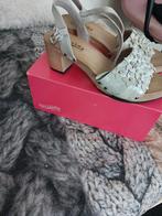 Te Koop: SOFTCLOCS Sandalen,  mt 42. Zilvergrijs. (J-82)., Zo goed als nieuw, Softclocs, Grijs, Sandalen of Muiltjes
