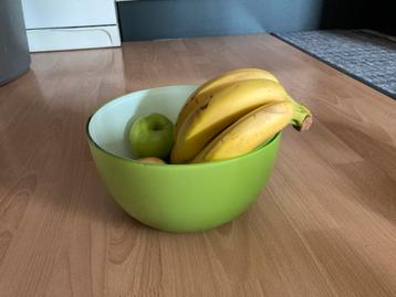 Groene Glazen Schaal beschikbaar voor biedingen