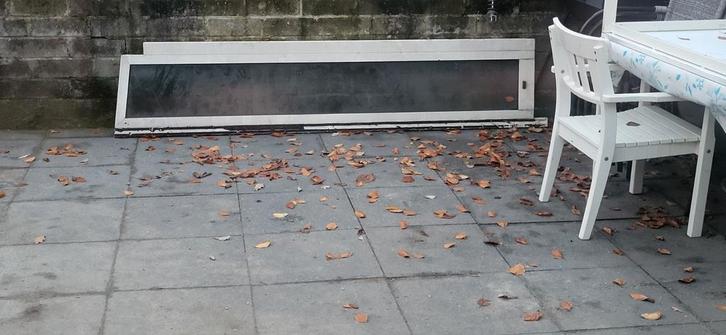 Gratis Kunststof Kozijn met Dubbel Glas, Doe-het-zelf en Verbouw, Glas en Ramen, Gebruikt, Gevelraam of Ruit, 80 tot 120 cm, 160 cm of meer