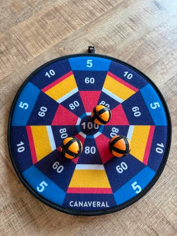 DARTBORD MET KLITTENBAND beschikbaar voor biedingen