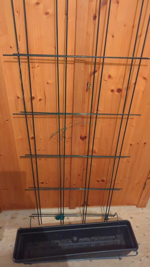 Balkonbak met muurrek voor klimplanten, Tuin en Terras, Bloembakken en Plantenbakken, Gebruikt, Metaal, Ophalen of Verzenden