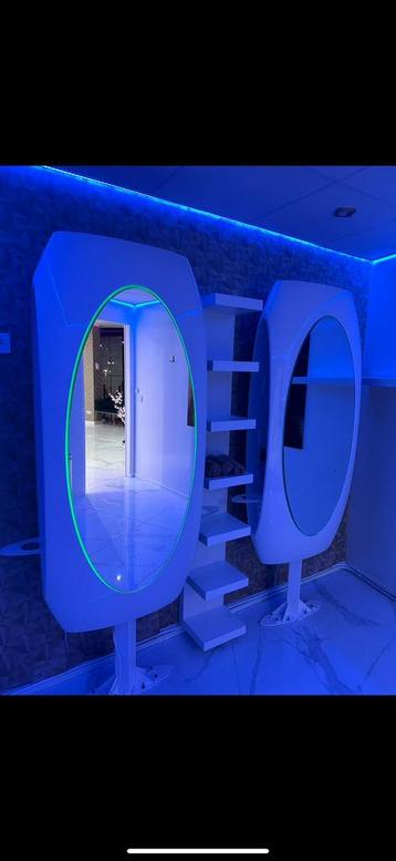 Luxe dubbele kappersspiegels met LED, dubbelzijdige spiegels beschikbaar voor biedingen